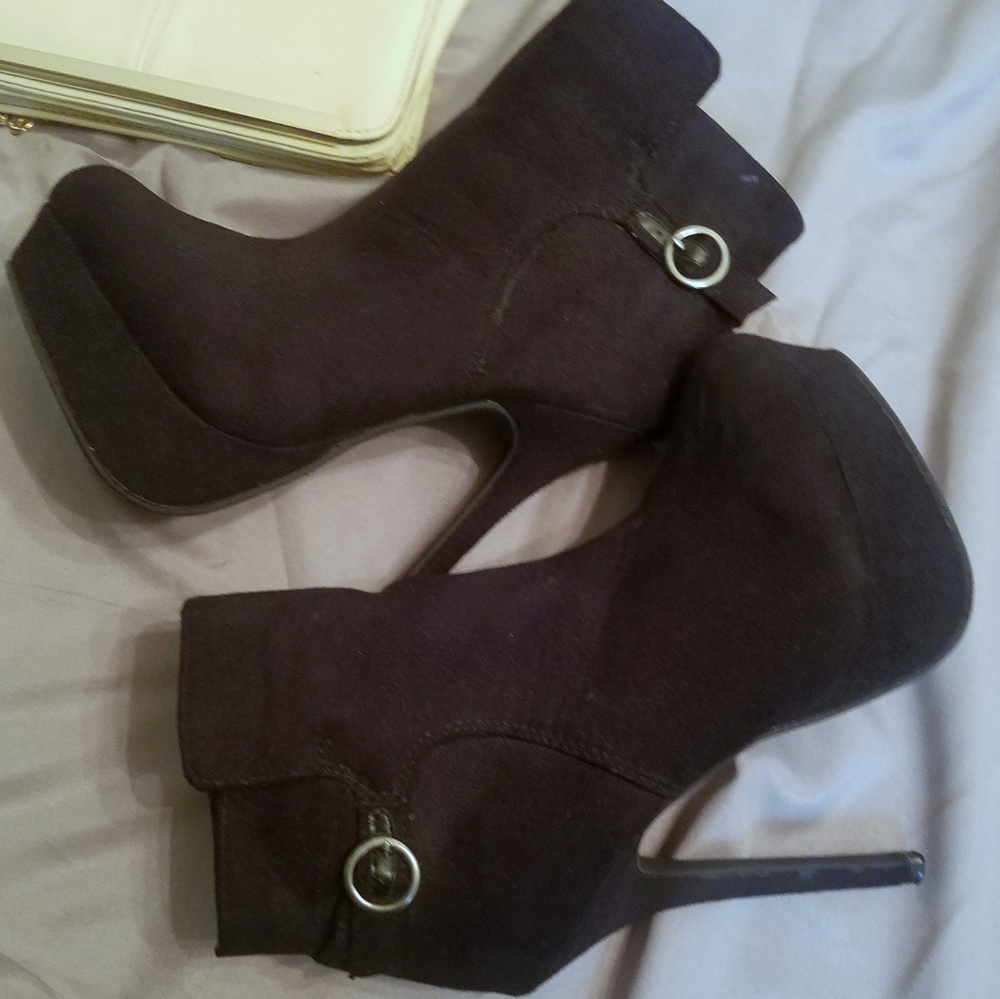 Platform Boots - Picture 2 of 4